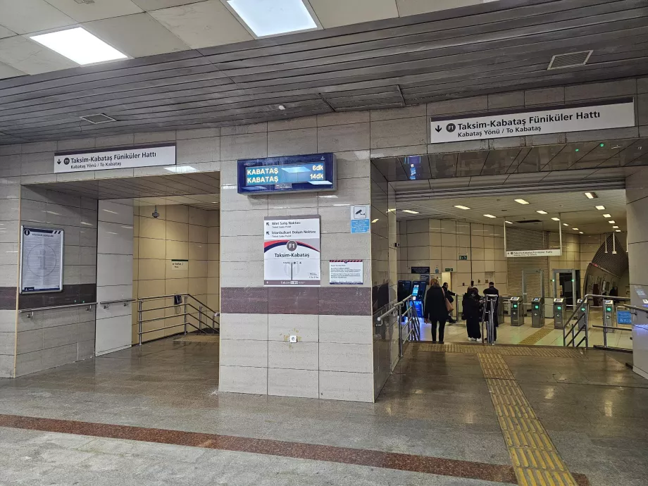 Transfer to the cable car