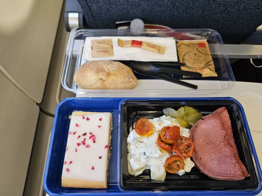 Main meal, international flight Nuuk-Copenhagen