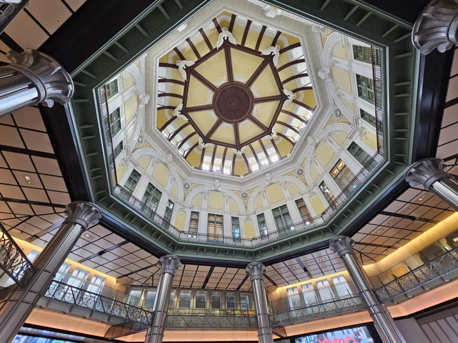 Tokyo Station - interior of a historic building