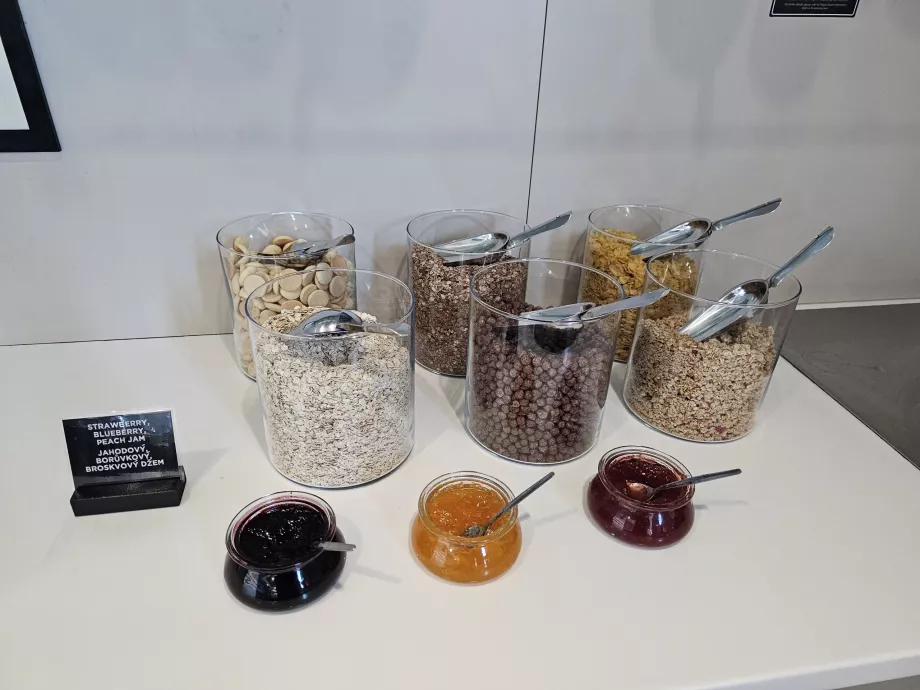 Granola, muesli and jams