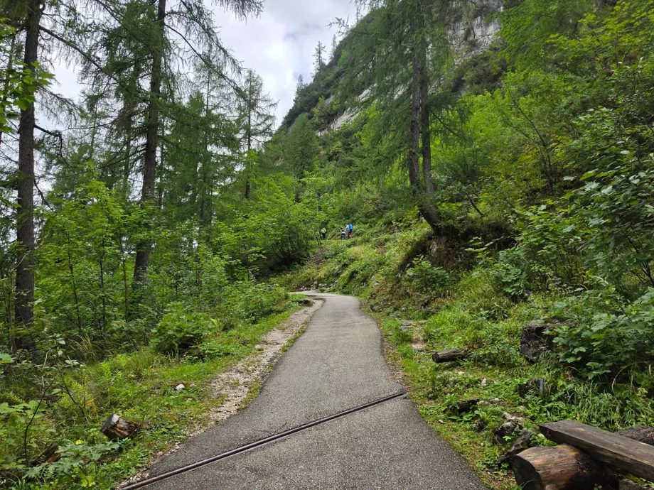 The route to the Ice Cave