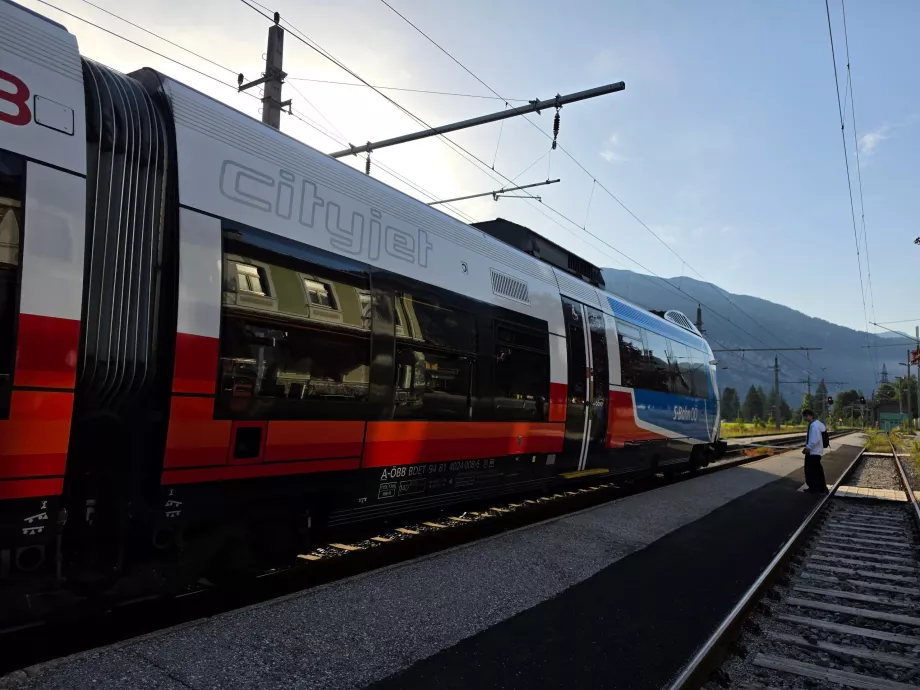 Train to Hallstatt
