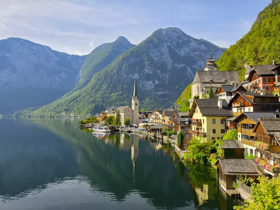 The most famous view of Hallstatt town centre