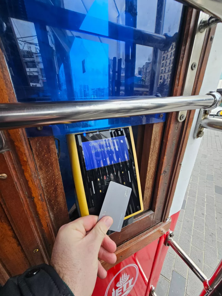 Historic Taksim - Tünel tram, fare payment