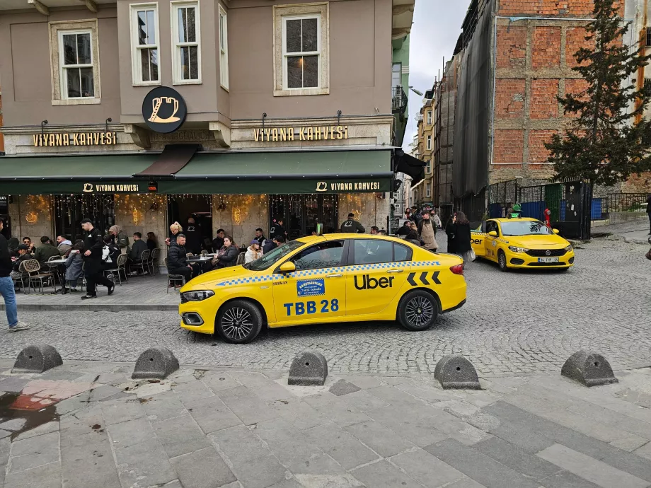 Taxi/Uber in downtown Istanbul