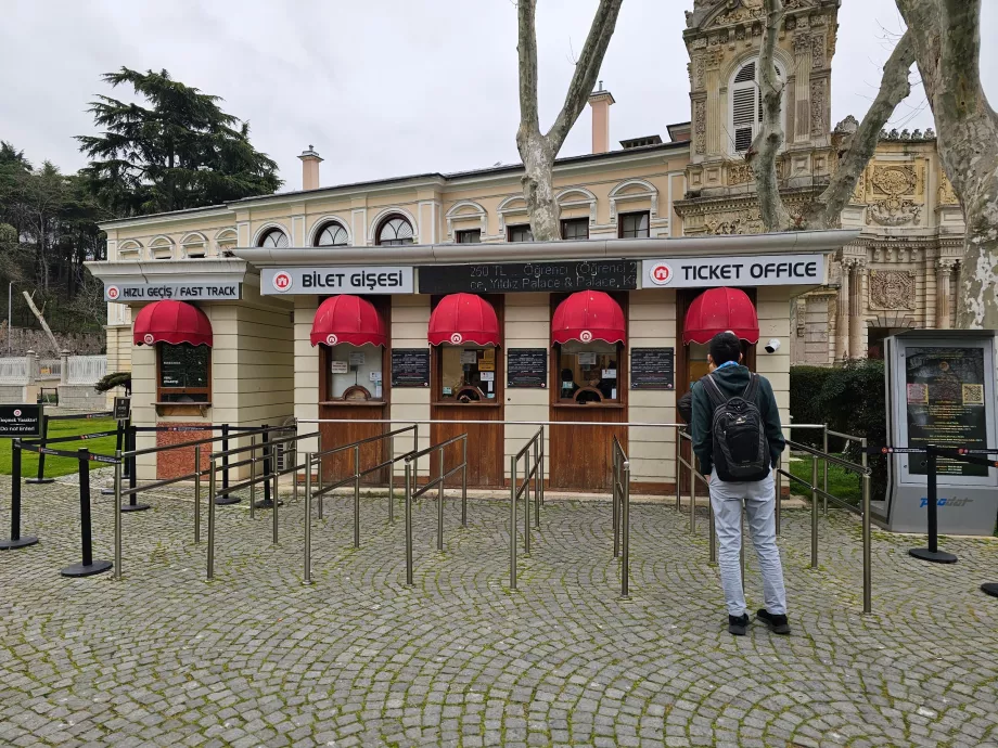Main entrance Dolmabahce Palace