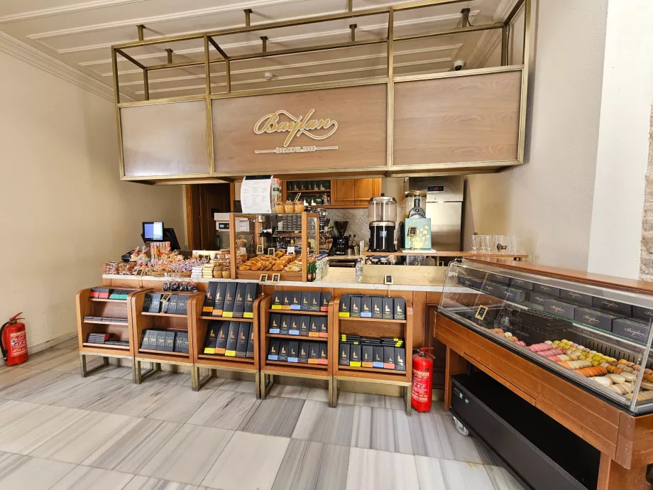 Café in the Maiden Tower