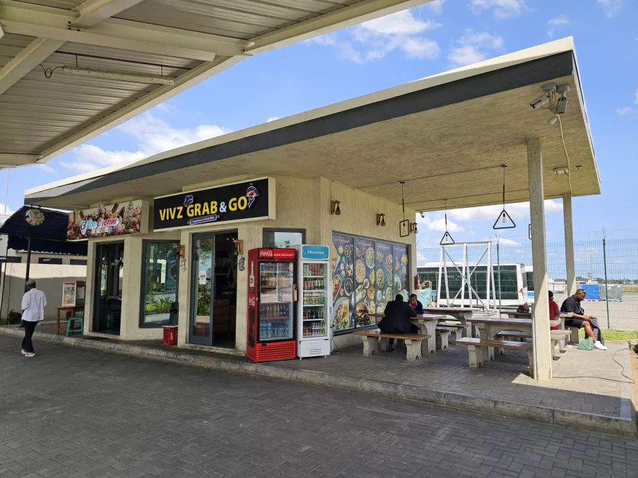 Refreshments between terminals 2 and 3