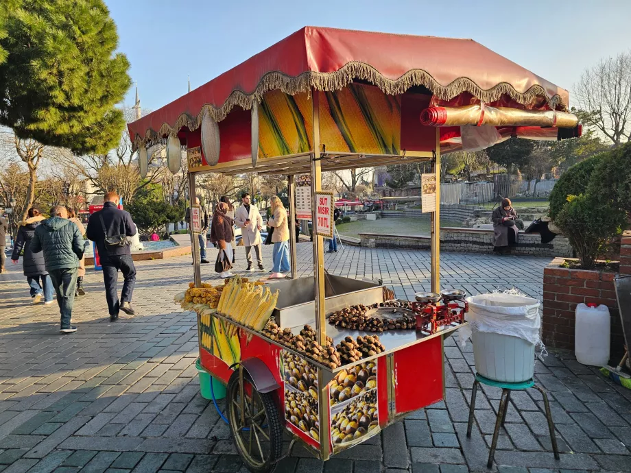 Stand with corn and chestnuts