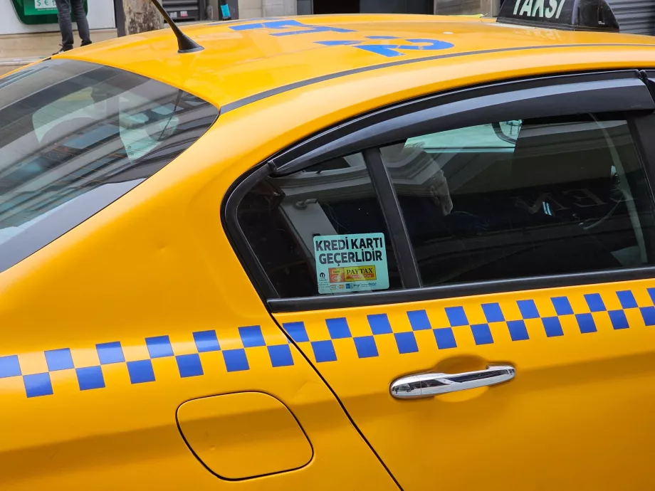 Possibility to pay by card in the taxi