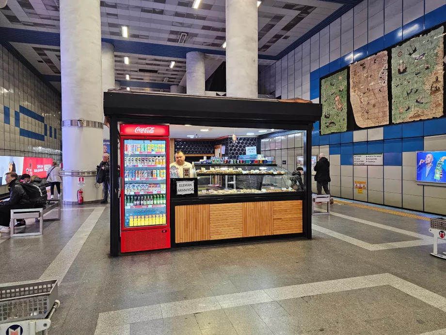 Refreshments and café on the metro platform