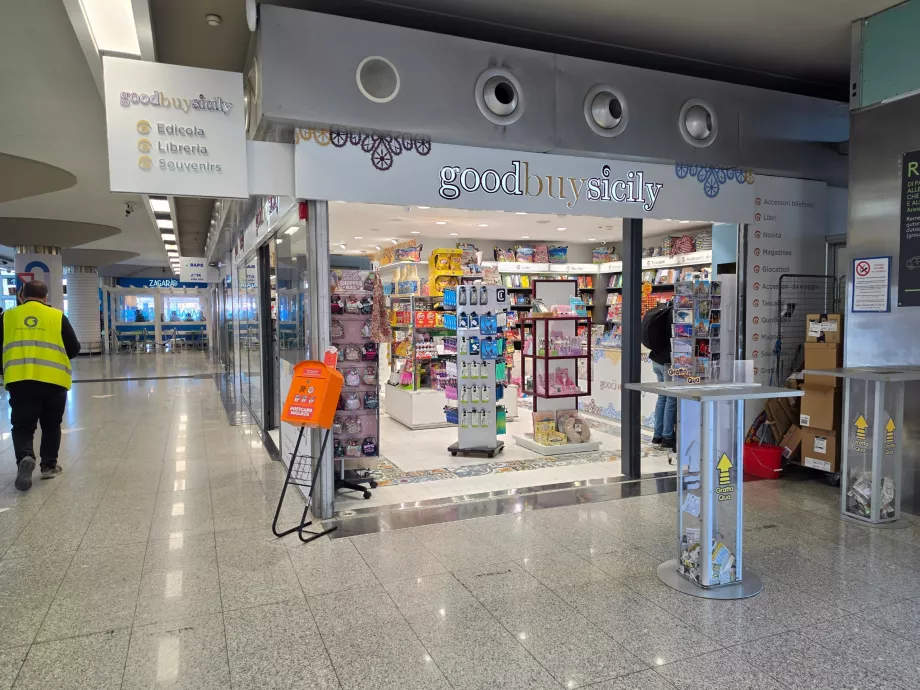 Souvenir shop - public part