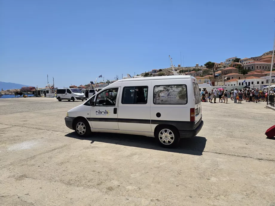 Minibus direction Kania Beach