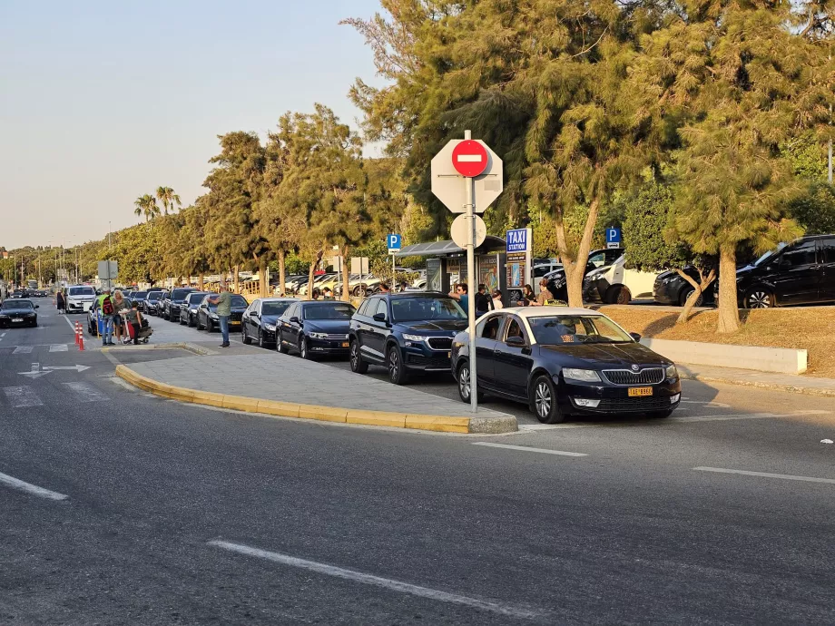 Taxi stand