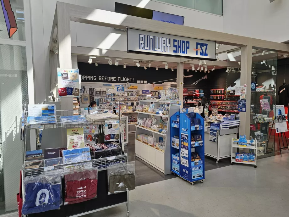 Shop for aviation enthusiasts and children