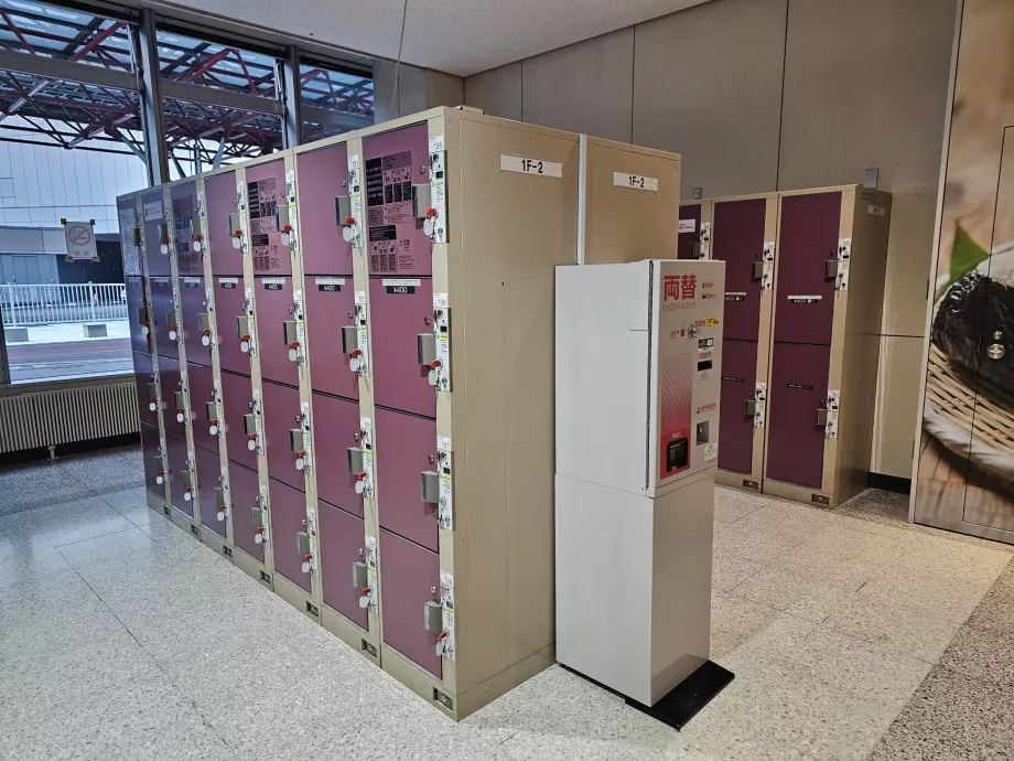 Lockers for luggage storage
