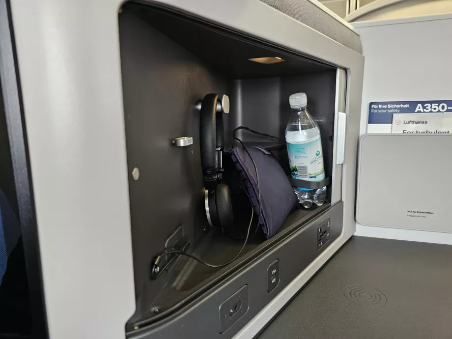 Headphones, water and Amenity kit