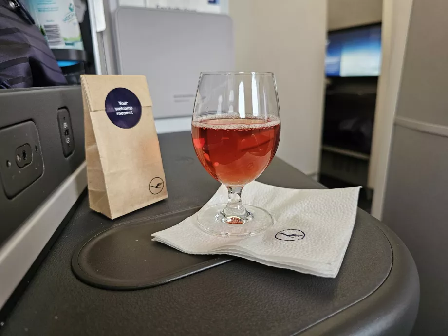 Welcome Drink, Aviator cocktail