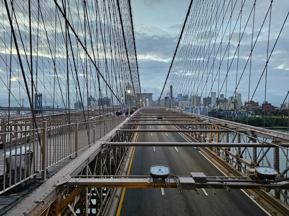 Brooklyn Bridge, car section