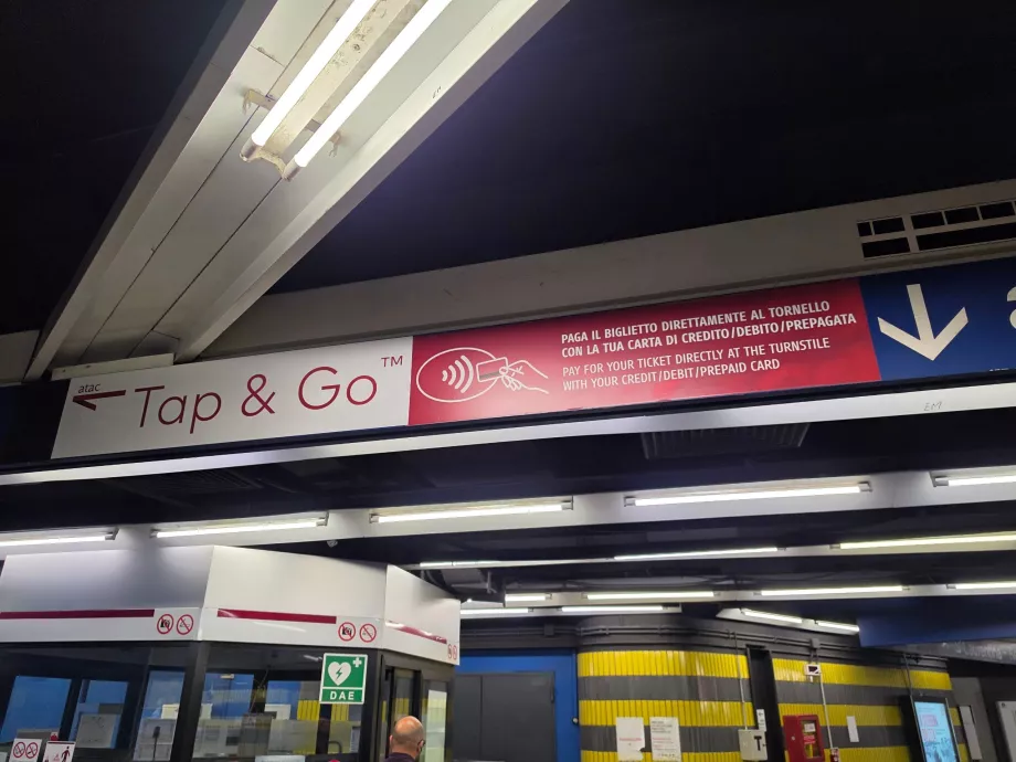 Information about contactless fare payment on the metro