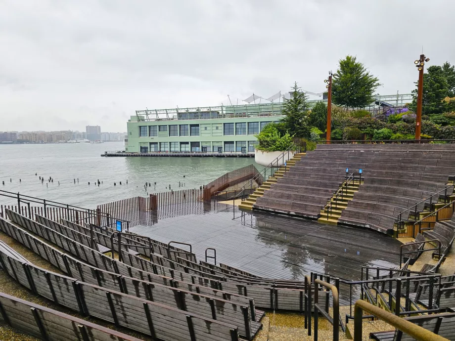 Little Island, amphitheatre