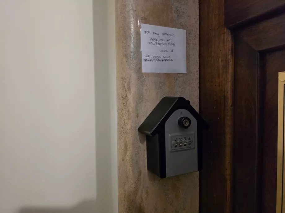 Key box (for check-in outside reception opening hours)