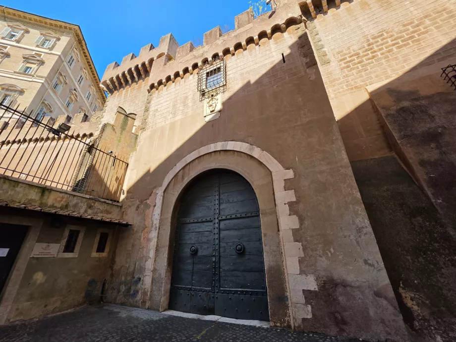 Entrance to Passetto di Borgo
