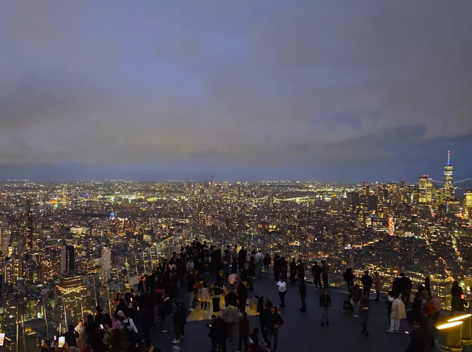 "The Edge" lookout at night