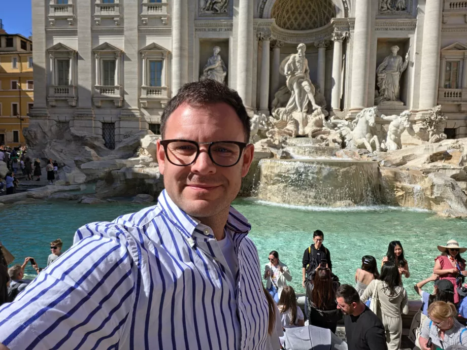 I at the Trevi Fountain