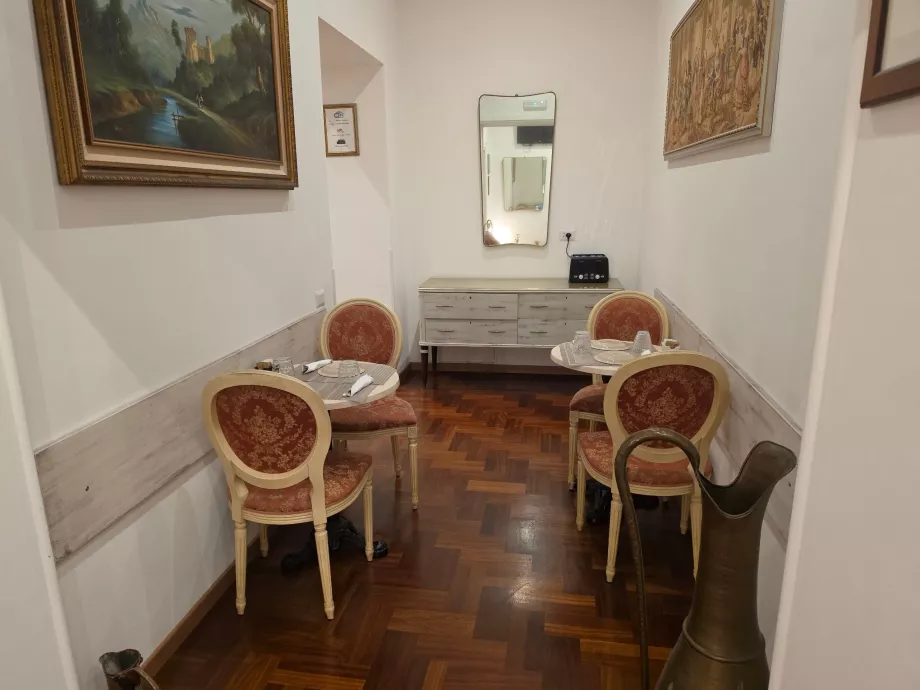 Breakfast room