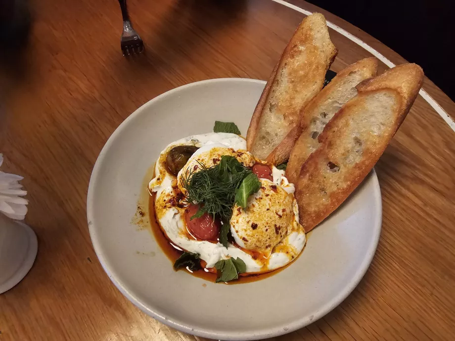 Breakfast, Turkish eggs