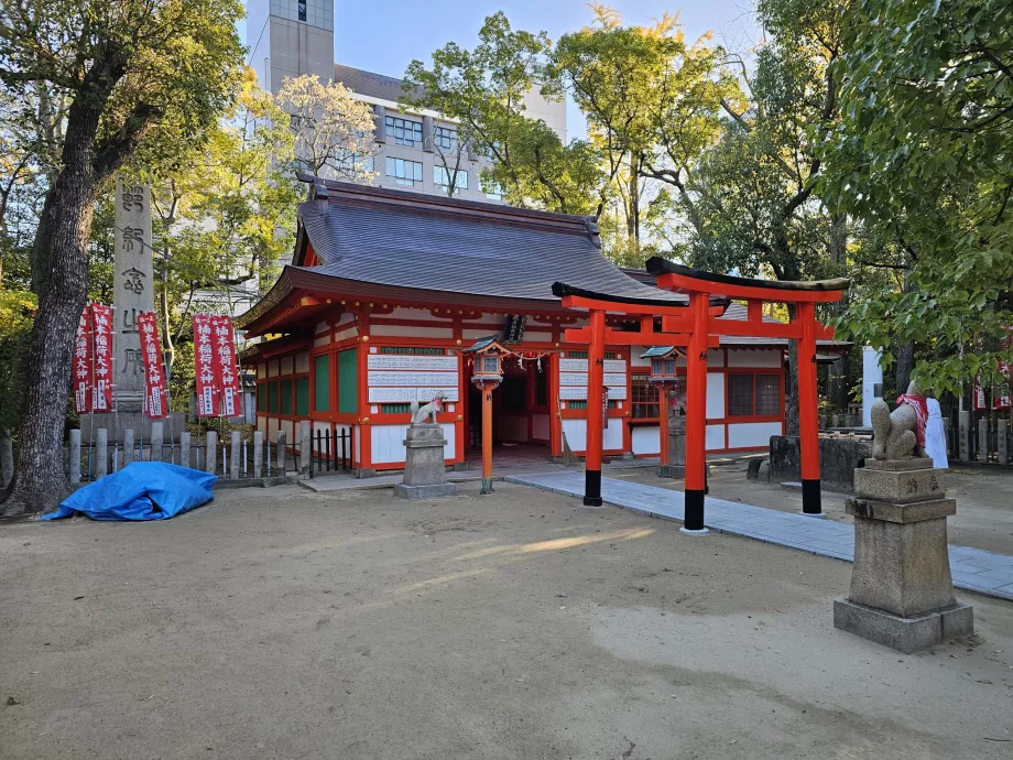 Minatogawa Shrine