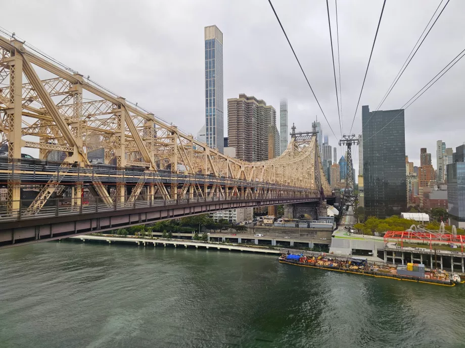 Cable car ride to Roosvelt Island