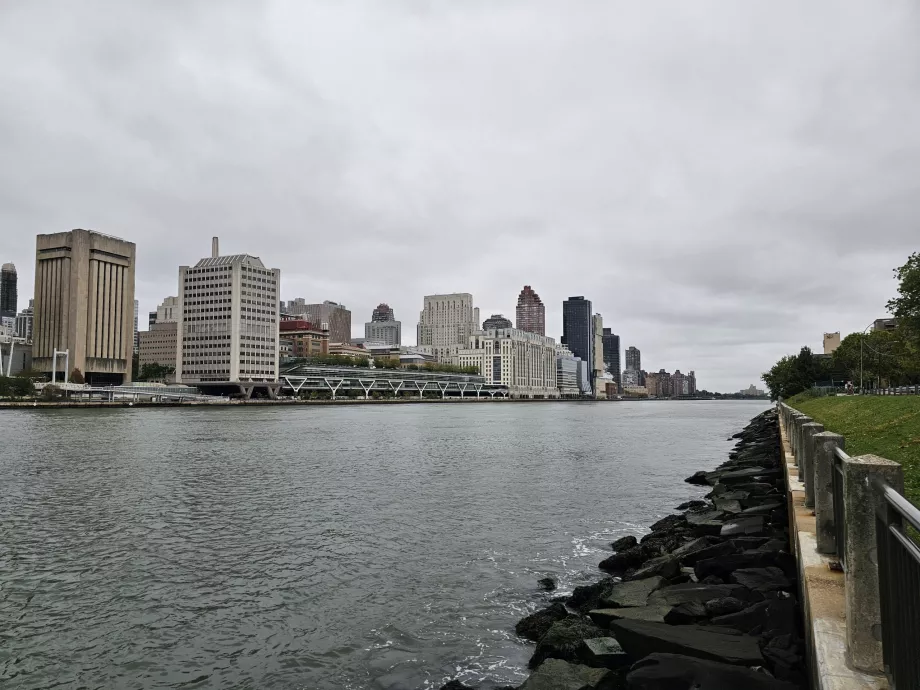 Promenade on Roosvelt Island