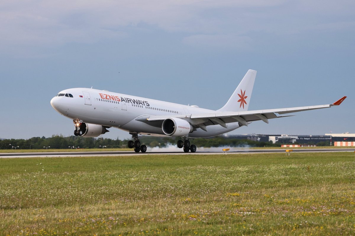 Eznis Airways baggage allowance (hand and checked)