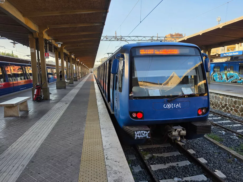 Roma–Lido train