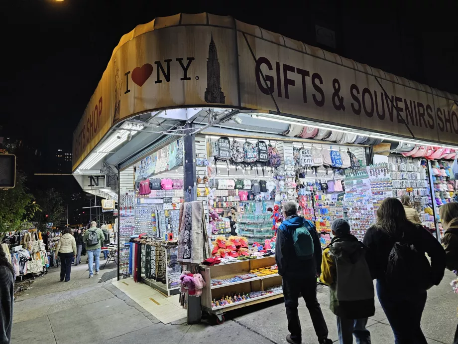 Chinatown, souvenir shops
