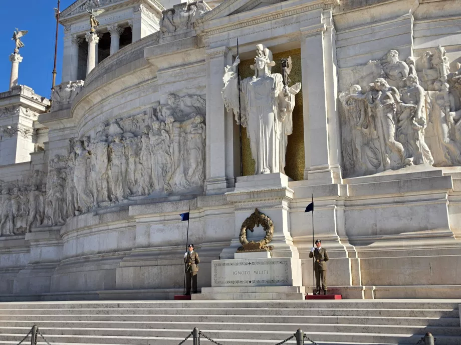 Altare della Patria, tomb of the unknown soldier