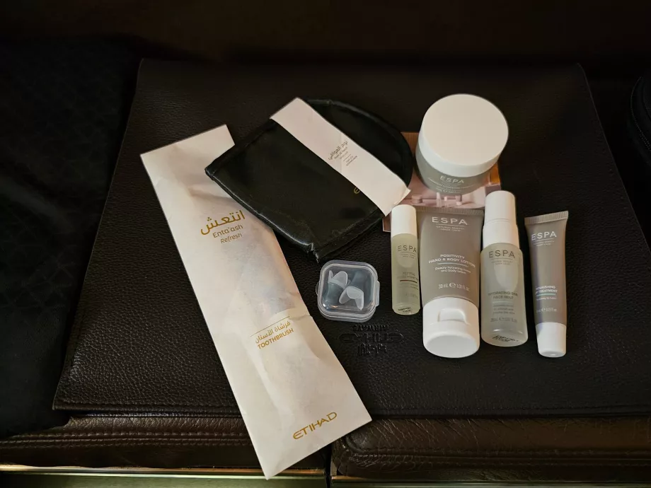 Amenity kit