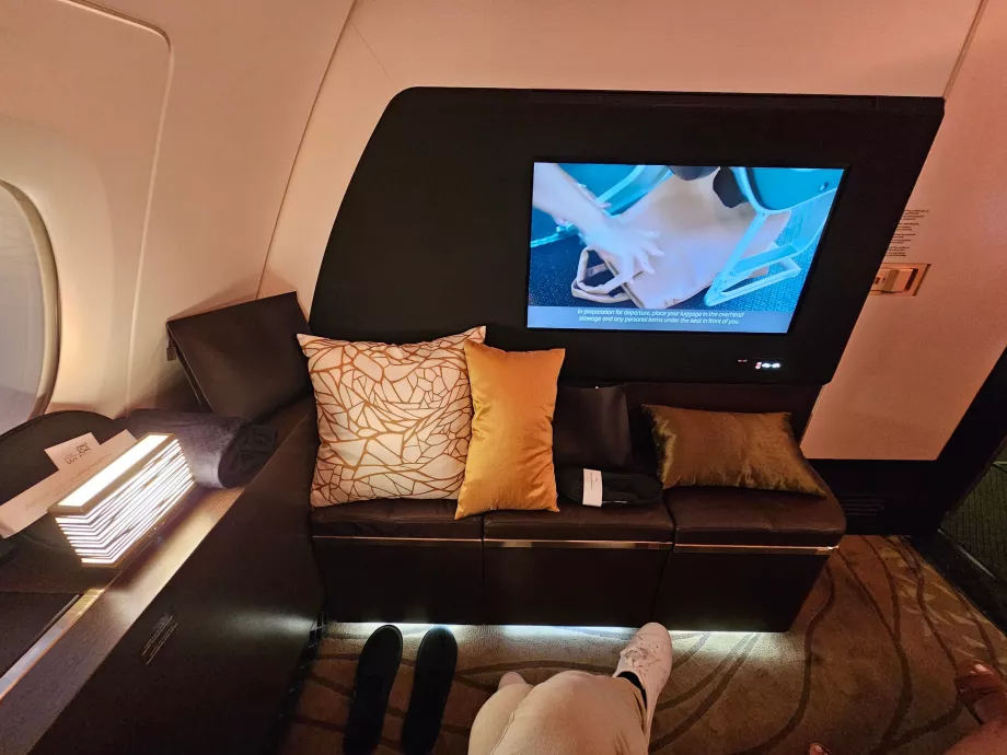 Space around the seat and cushions