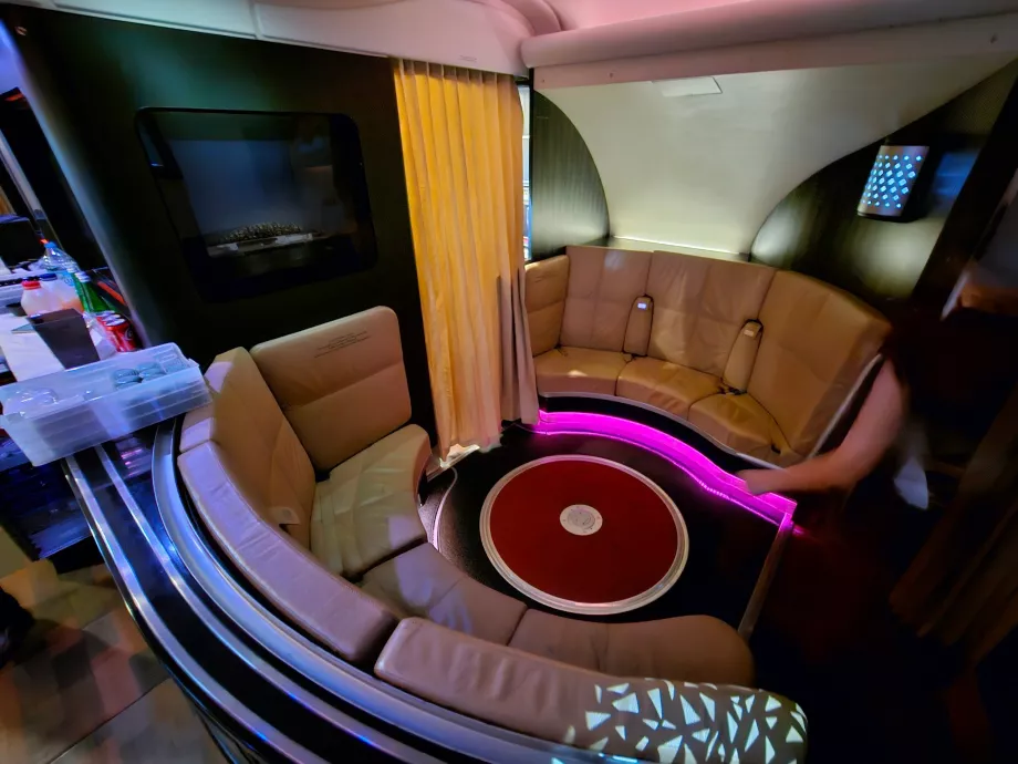 In-flight bar
