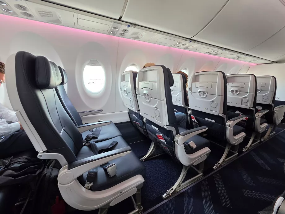 Business class cabin