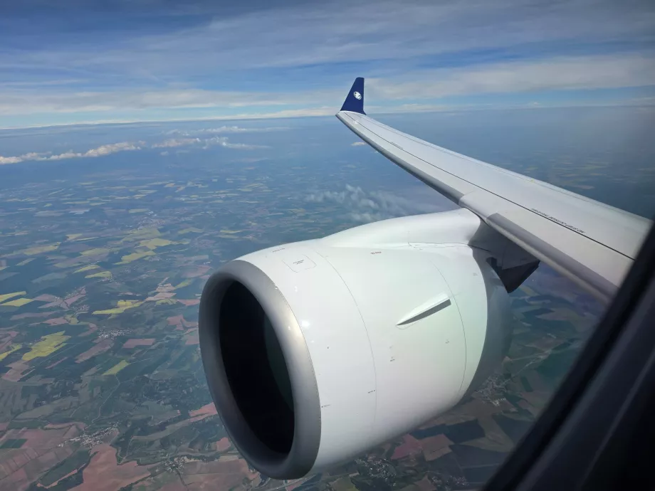 View of the wing and engine