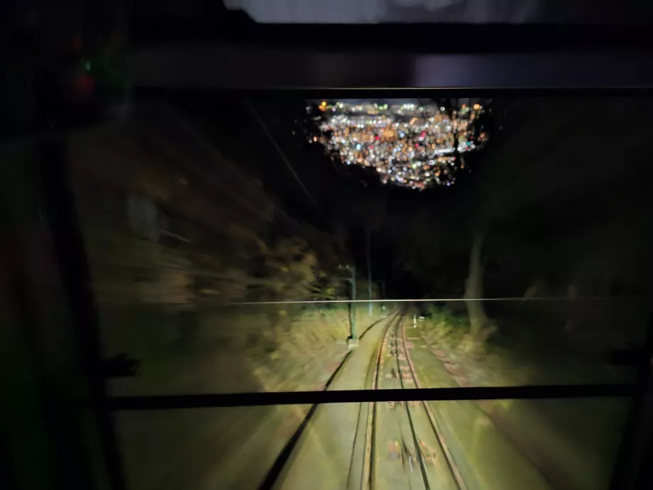 Night ride on the Maya cable car