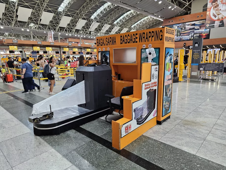 Luggage wrapping