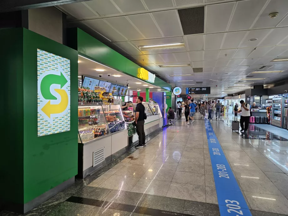 Fast food Subway in the transit district