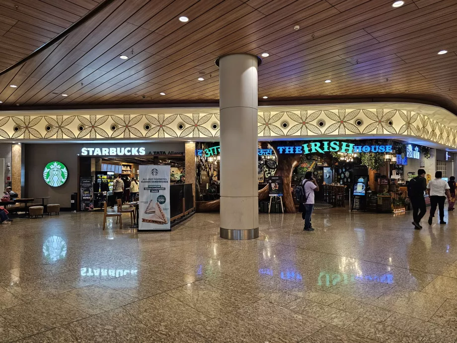 Restaurants, Transit Zone, Terminal 2