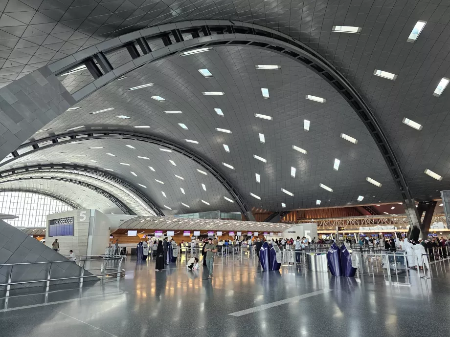 Departure hall, public part
