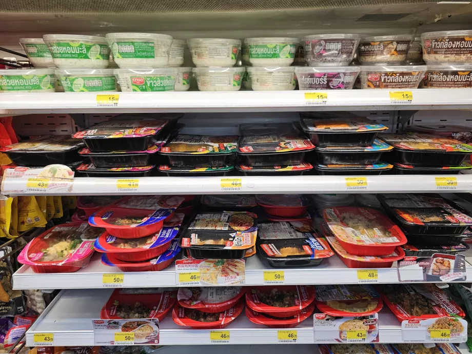 Ready-to-cook hot meals ready for immediate reheating