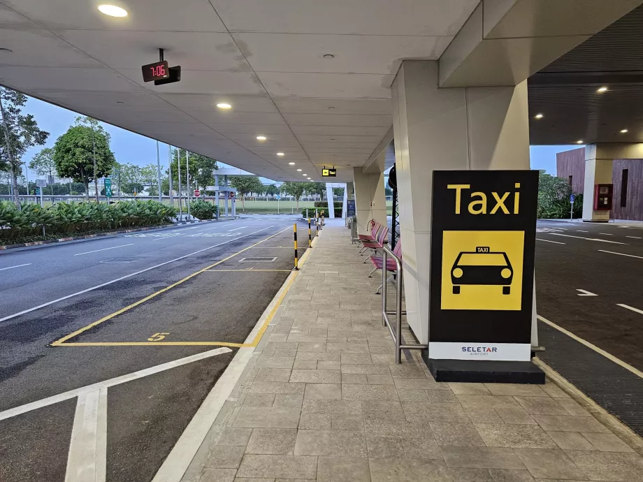 Taxi stand